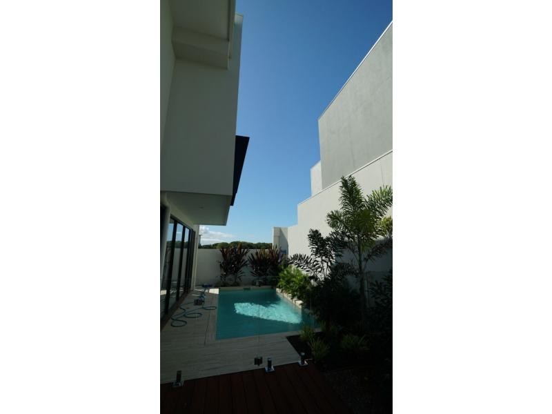 Hope Island QLD 4212