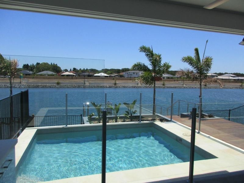 Hope Island QLD 4212