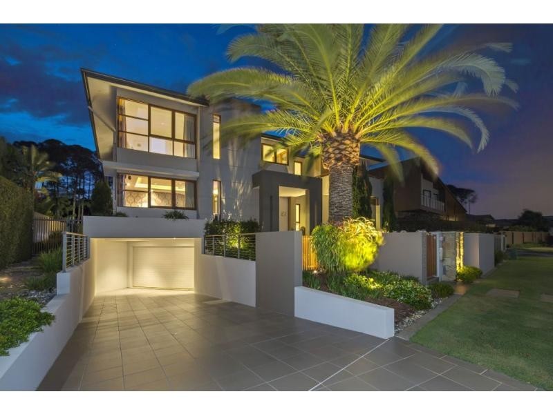 2256 Banksia Lakes Drive, Sanctuary Cove QLD 4212