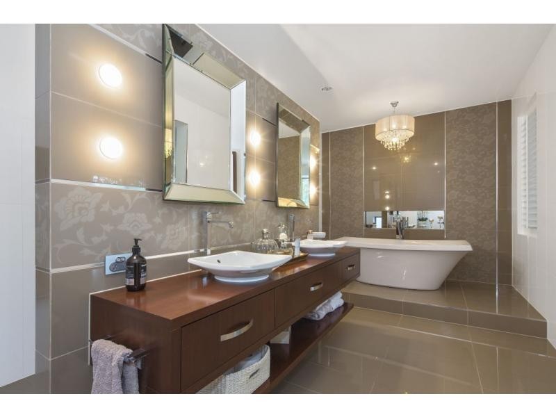 2256 Banksia Lakes Drive, Sanctuary Cove QLD 4212