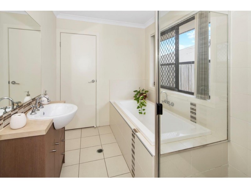 14 Arcadia Boulevard, Pimpama QLD 4209