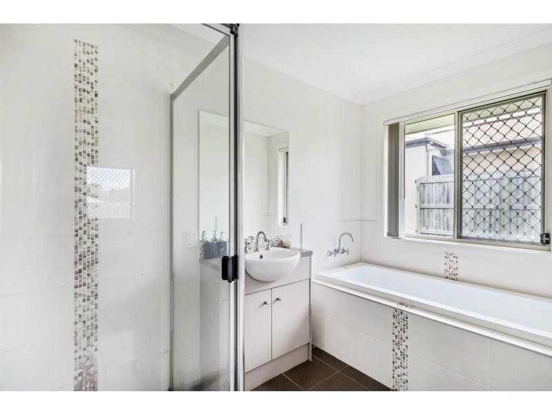 28 Arcadia Boulevard, Pimpama QLD 4209