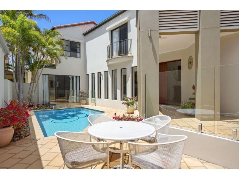 1519 Riverdale Drive, Hope Island QLD 4212