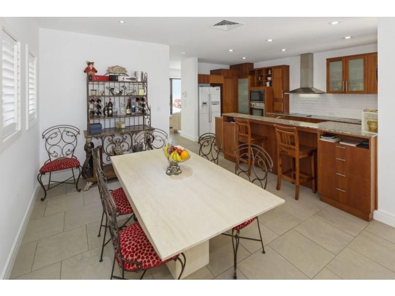 1519 Riverdale Drive, Hope Island QLD 4212