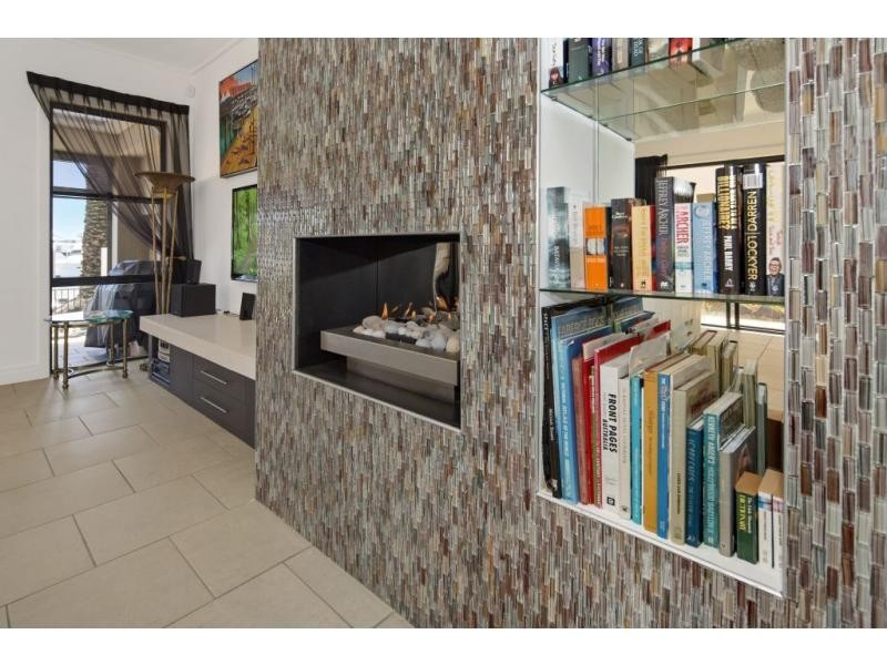 1519 Riverdale Drive, Hope Island QLD 4212