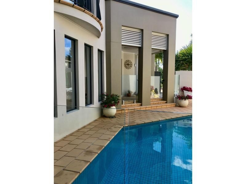 1519 Riverdale Drive, Hope Island QLD 4212