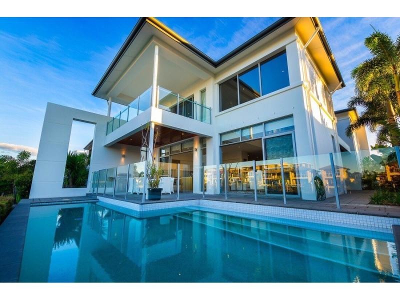 6194 Bolsena Circuit, Hope Island QLD 4212