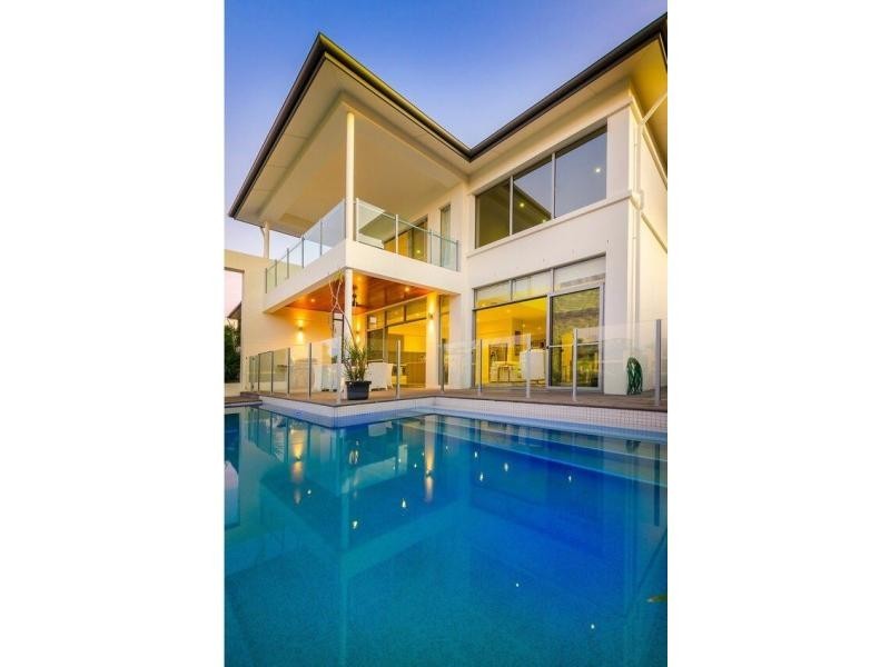 6194 Bolsena Circuit, Hope Island QLD 4212