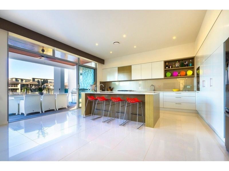 6194 Bolsena Circuit, Hope Island QLD 4212