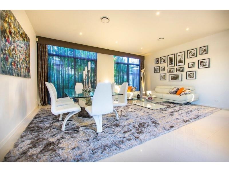 6194 Bolsena Circuit, Hope Island QLD 4212