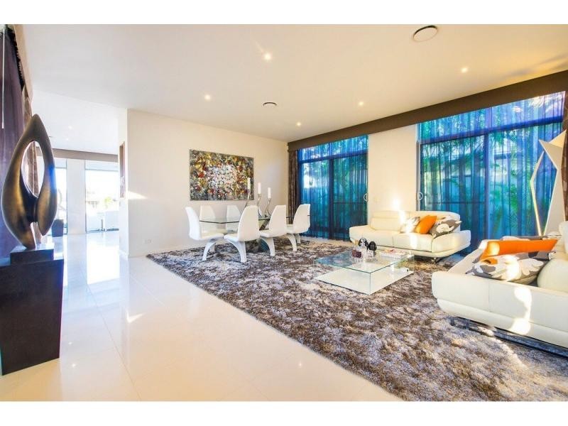 6194 Bolsena Circuit, Hope Island QLD 4212