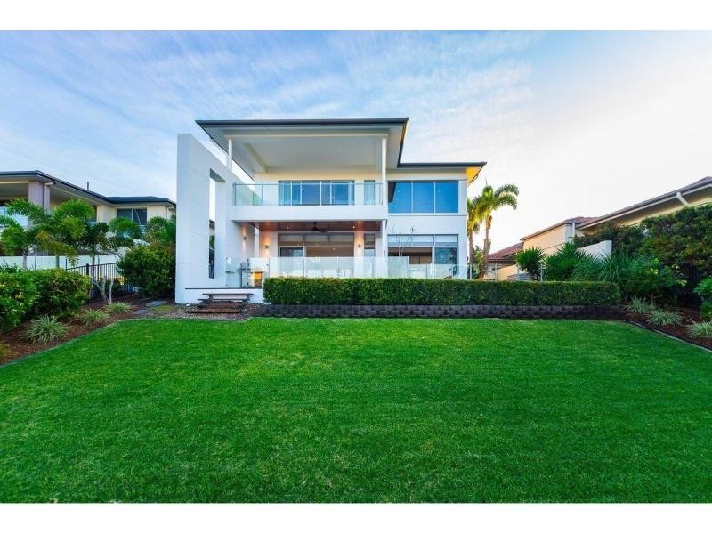 6194 Bolsena Circuit, Hope Island QLD 4212