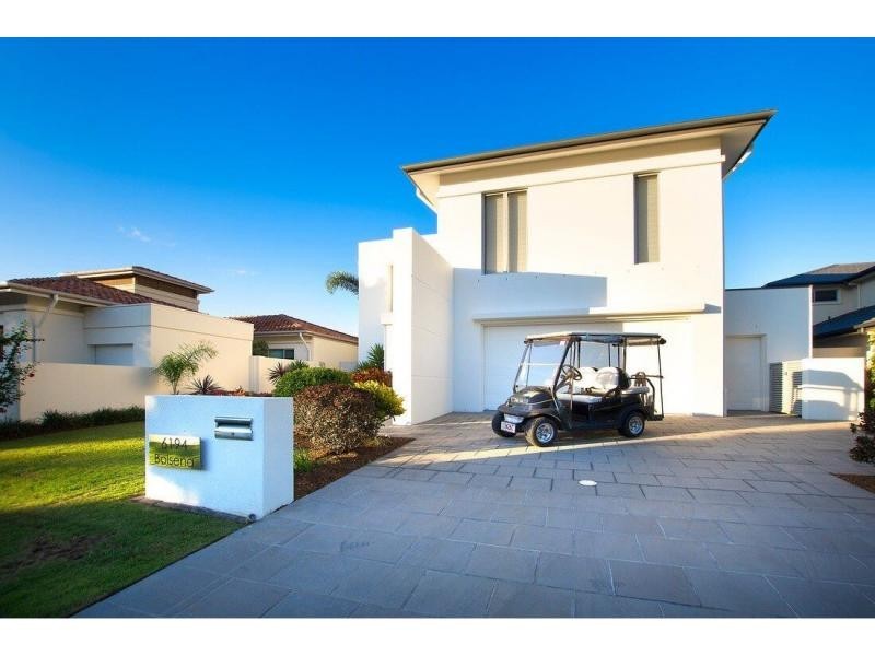 6194 Bolsena Circuit, Hope Island QLD 4212