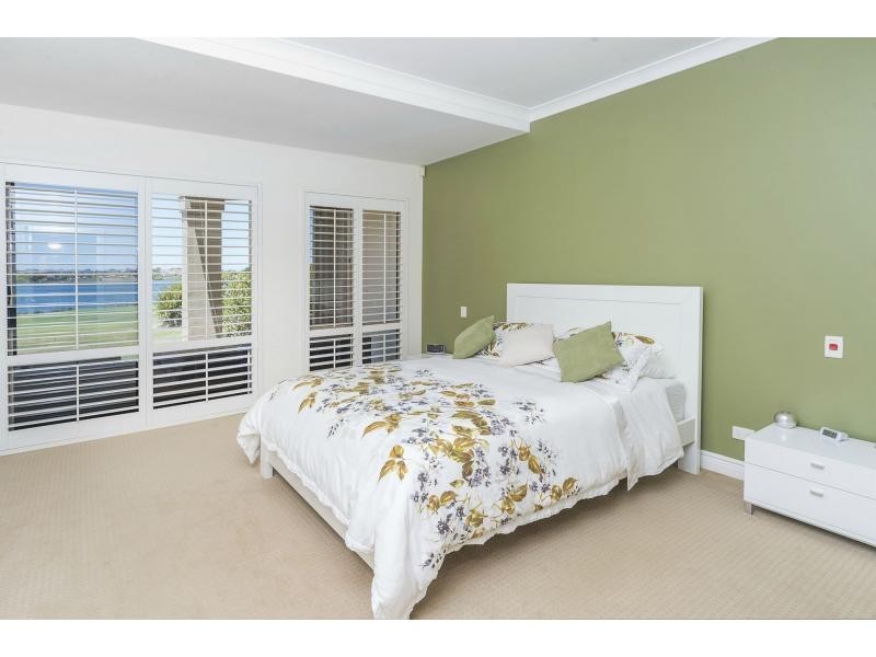 8324 Magnolia Drive East, Hope Island QLD 4212