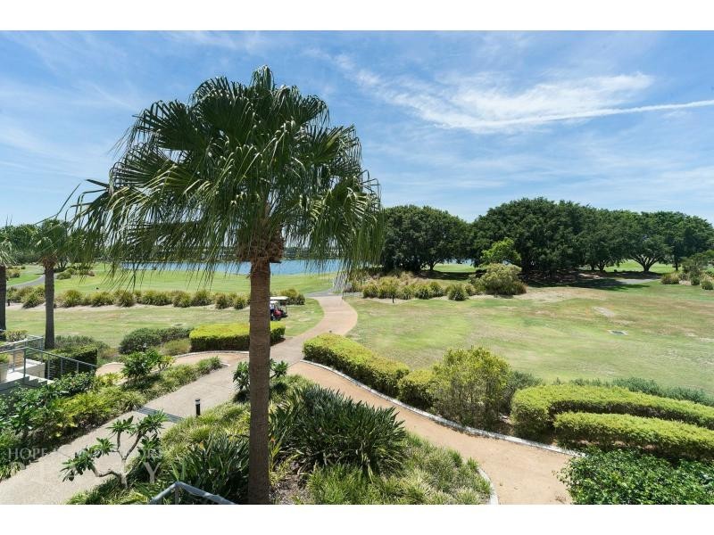 8426 Magnolia Drive East, Hope Island QLD 4212