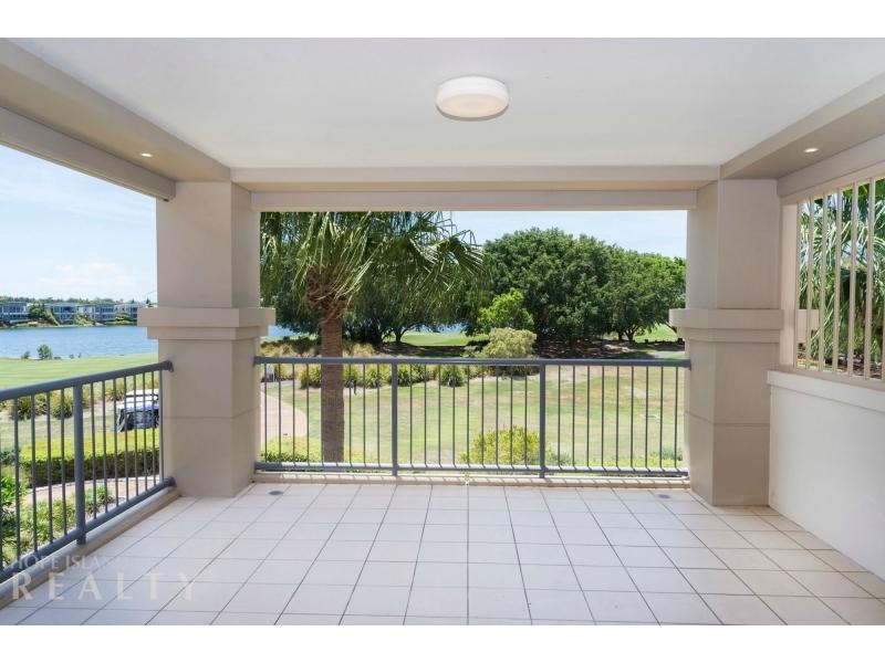 8426 Magnolia Drive East, Hope Island QLD 4212