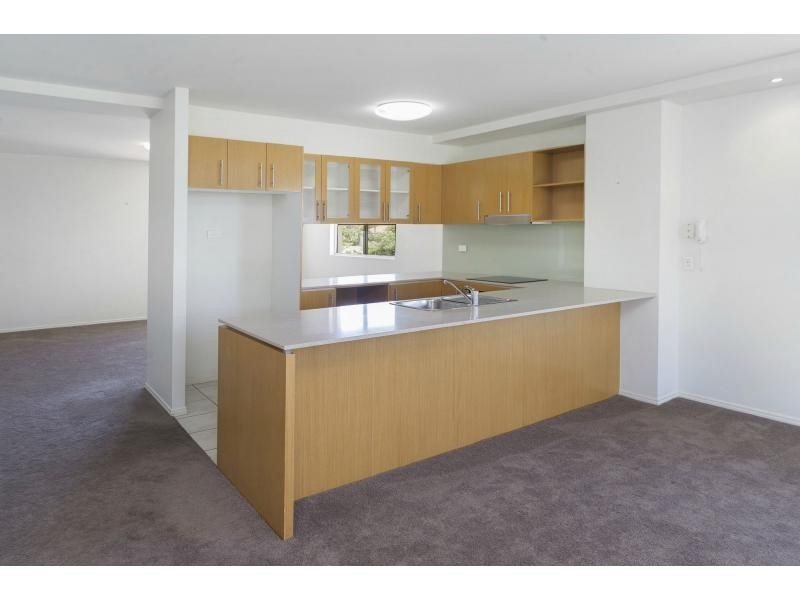 8426 Magnolia Drive East, Hope Island QLD 4212