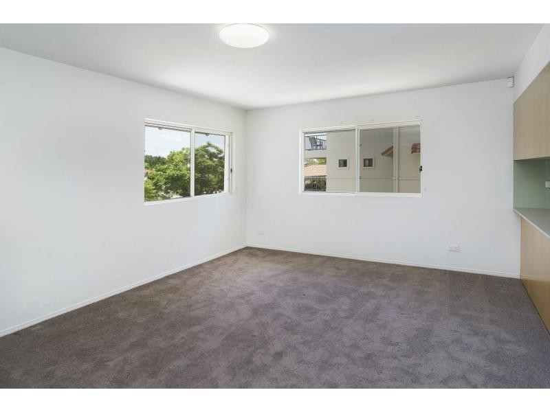 8426 Magnolia Drive East, Hope Island QLD 4212