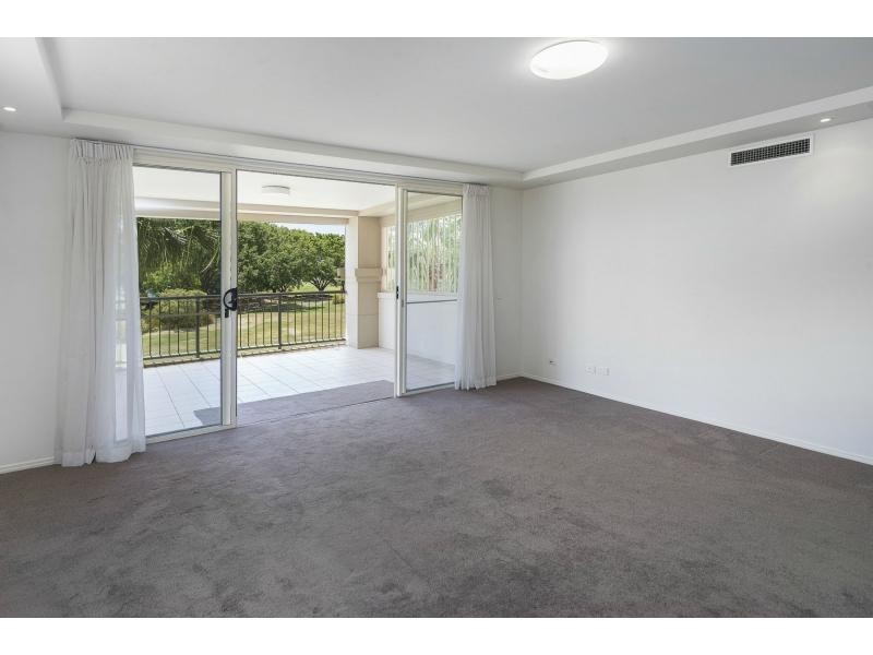 8426 Magnolia Drive East, Hope Island QLD 4212