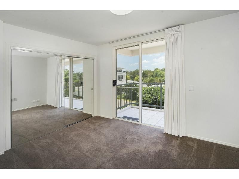 8426 Magnolia Drive East, Hope Island QLD 4212