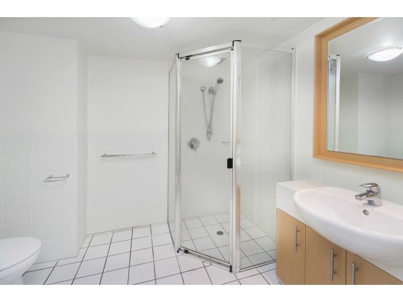 8426 Magnolia Drive East, Hope Island QLD 4212