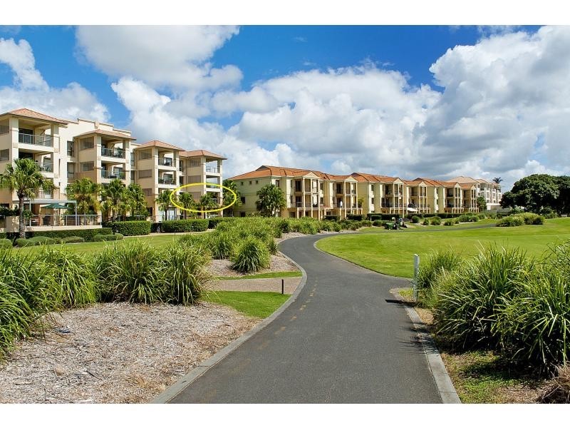 8426 Magnolia Drive East, Hope Island QLD 4212