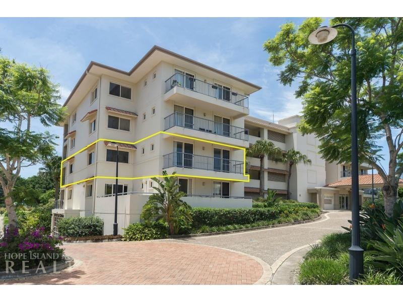 8426 Magnolia Drive East, Hope Island QLD 4212