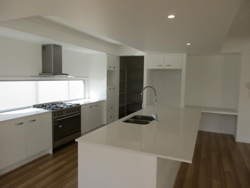 Hope Island QLD 4212