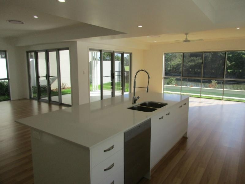 Hope Island QLD 4212