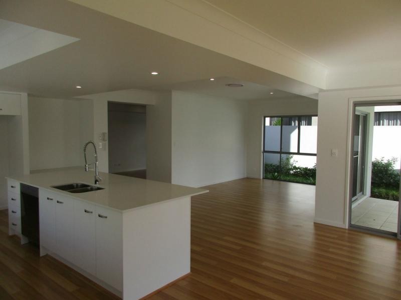 Hope Island QLD 4212