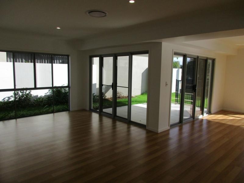 Hope Island QLD 4212