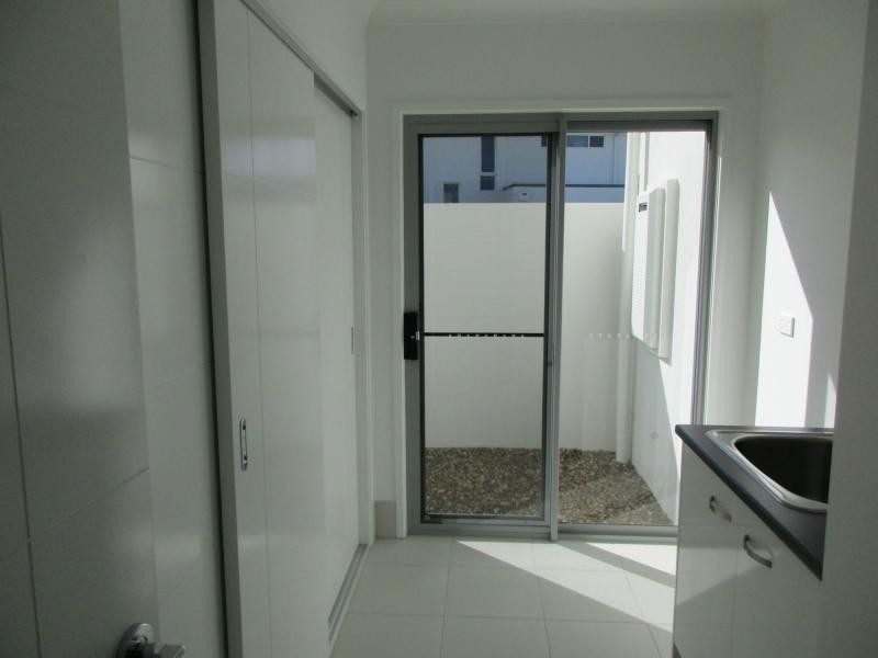 Hope Island QLD 4212