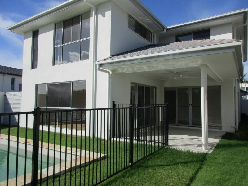 Hope Island QLD 4212