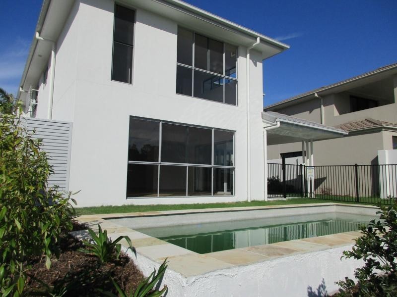 Hope Island QLD 4212