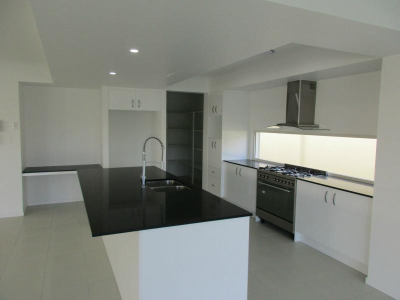 Hope Island QLD 4212