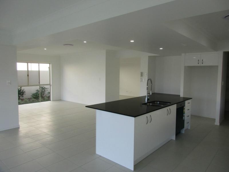 Hope Island QLD 4212