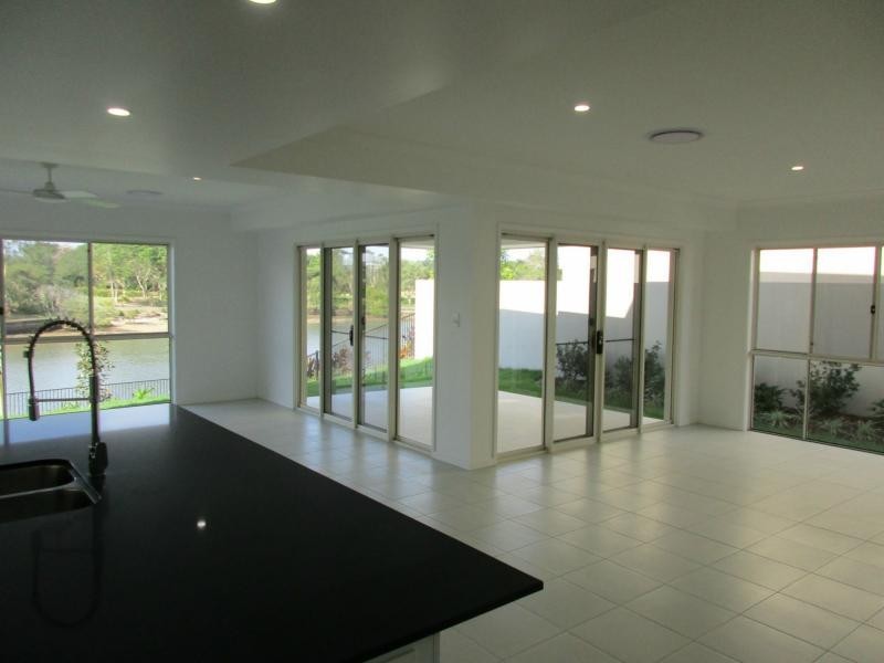 Hope Island QLD 4212