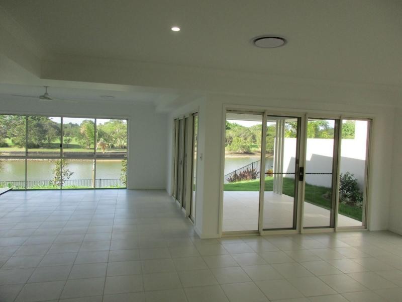 Hope Island QLD 4212