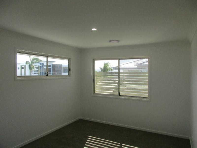 Hope Island QLD 4212