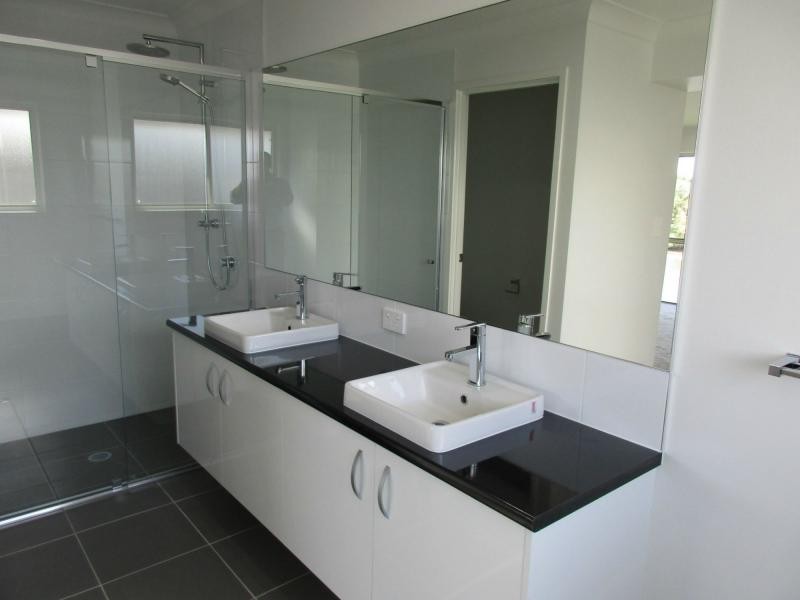 Hope Island QLD 4212