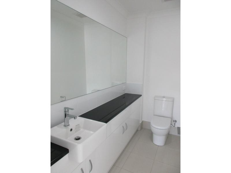 Hope Island QLD 4212