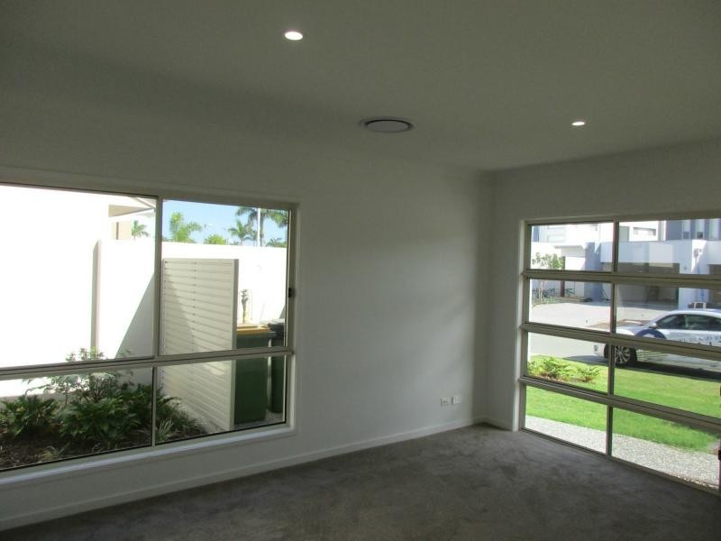 Hope Island QLD 4212