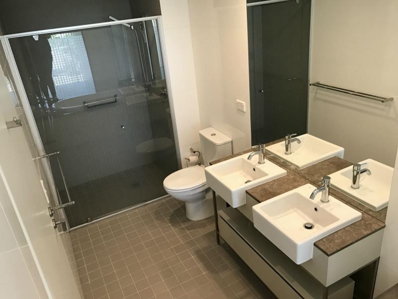 Hope Island QLD 4212