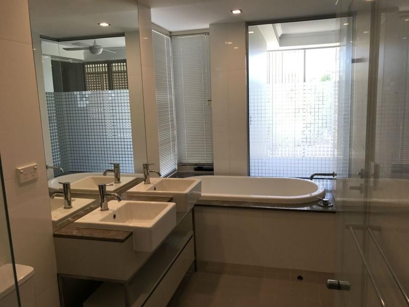 Hope Island QLD 4212