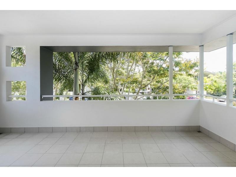 6107 The Lakes Drive, Hope Island QLD 4212