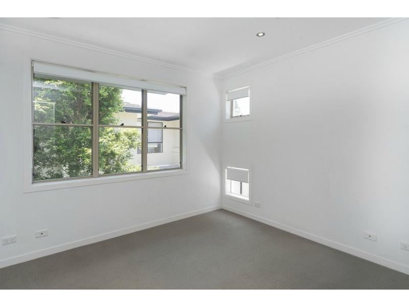 6107 The Lakes Drive, Hope Island QLD 4212