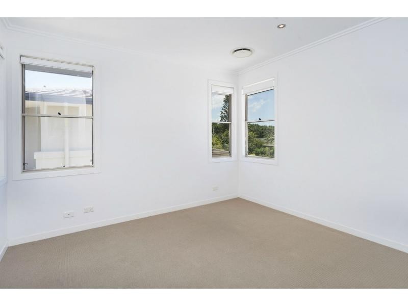 6107 The Lakes Drive, Hope Island QLD 4212