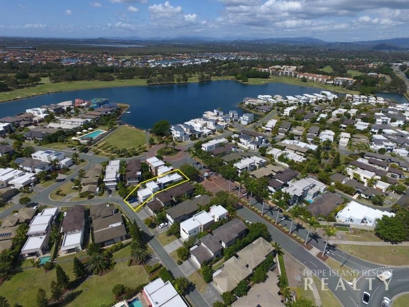 6107 The Lakes Drive, Hope Island QLD 4212