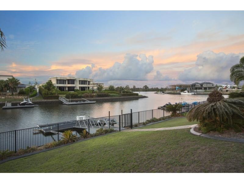 35 Ferrymans Court, Helensvale QLD 4212
