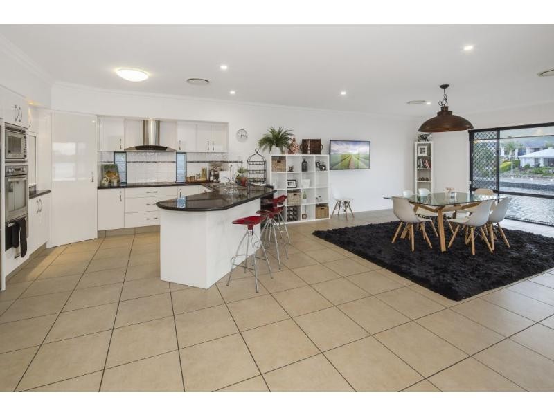 35 Ferrymans Court, Helensvale QLD 4212